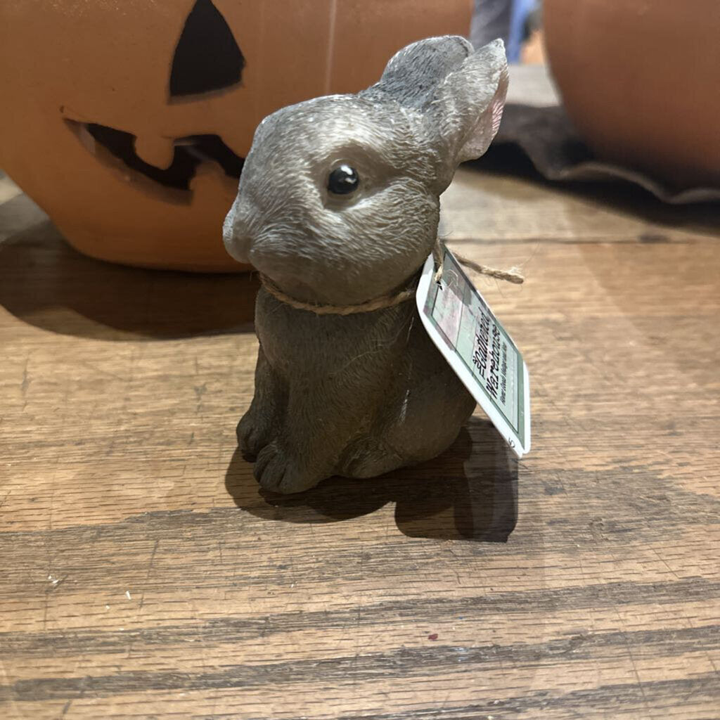 RESIN BUNNY