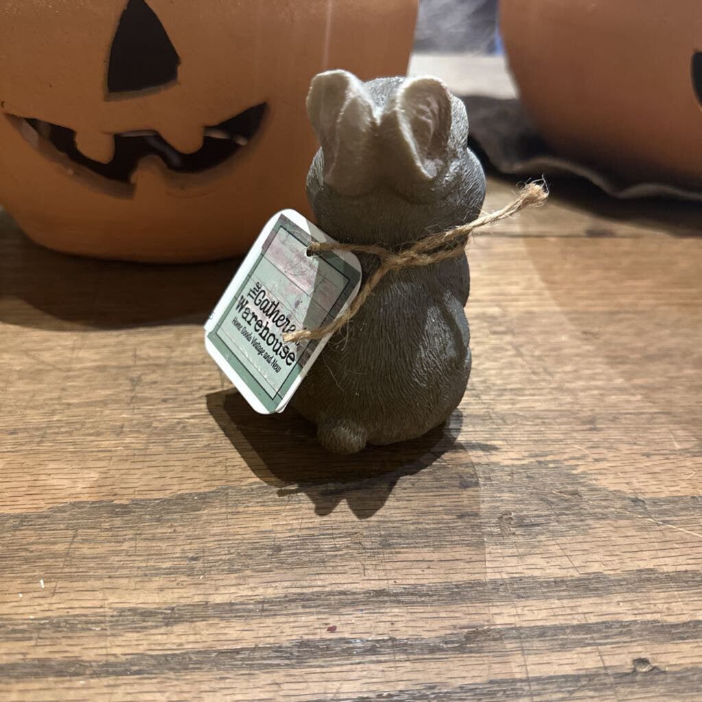 RESIN BUNNY
