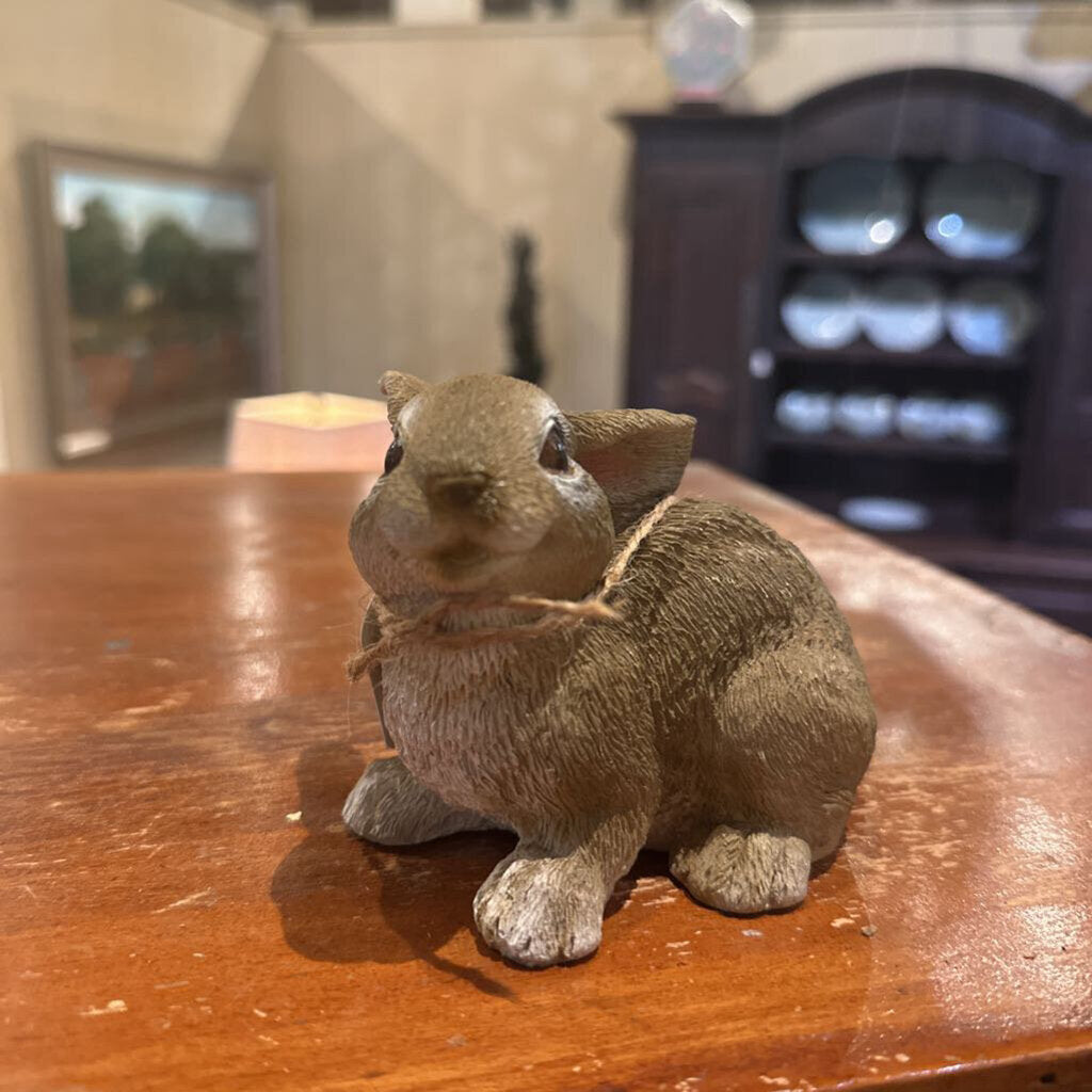 RESIN BUNNY