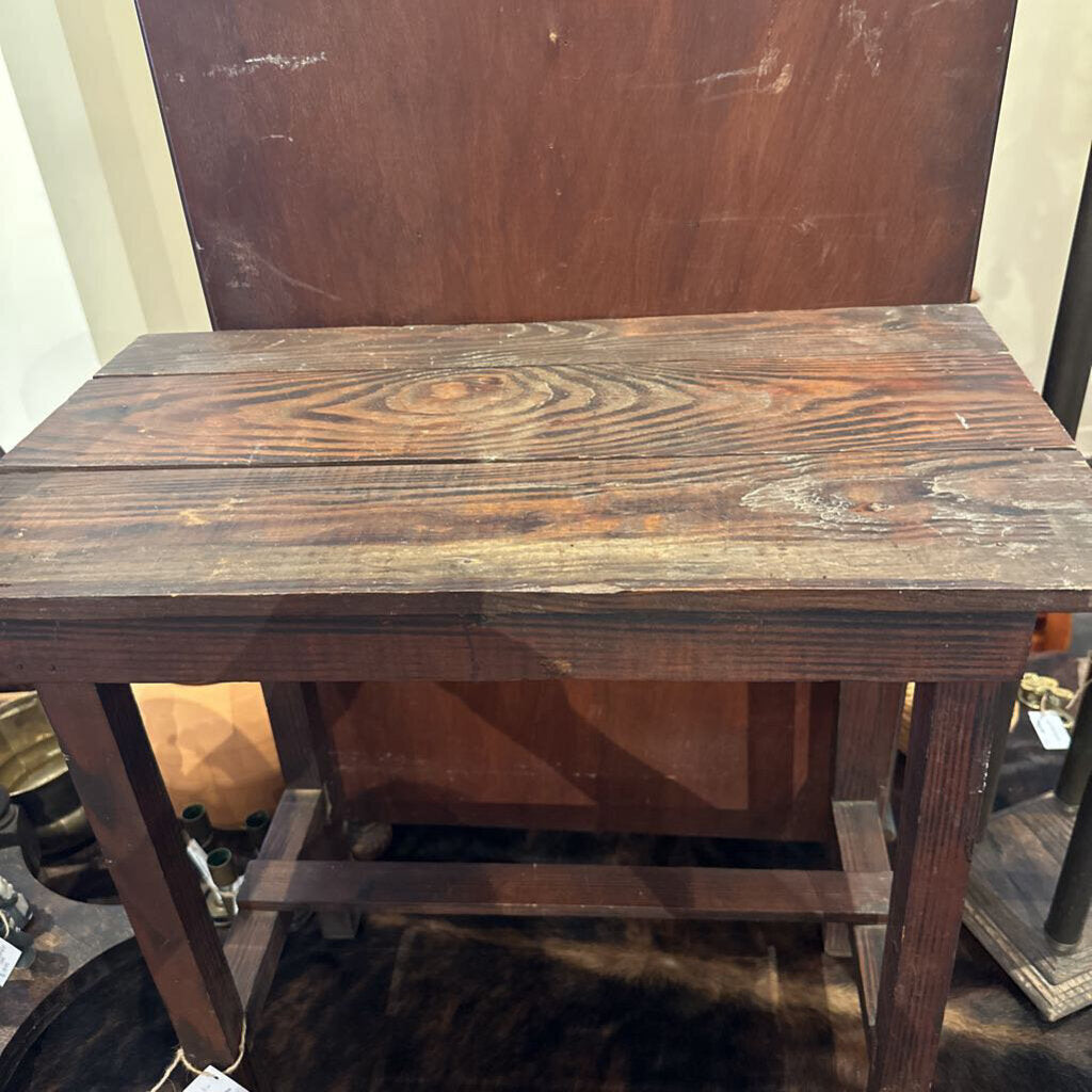 PRIMITIVE END TABLE