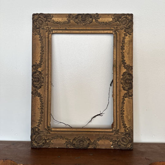 WOODEN PICTURE FRAME