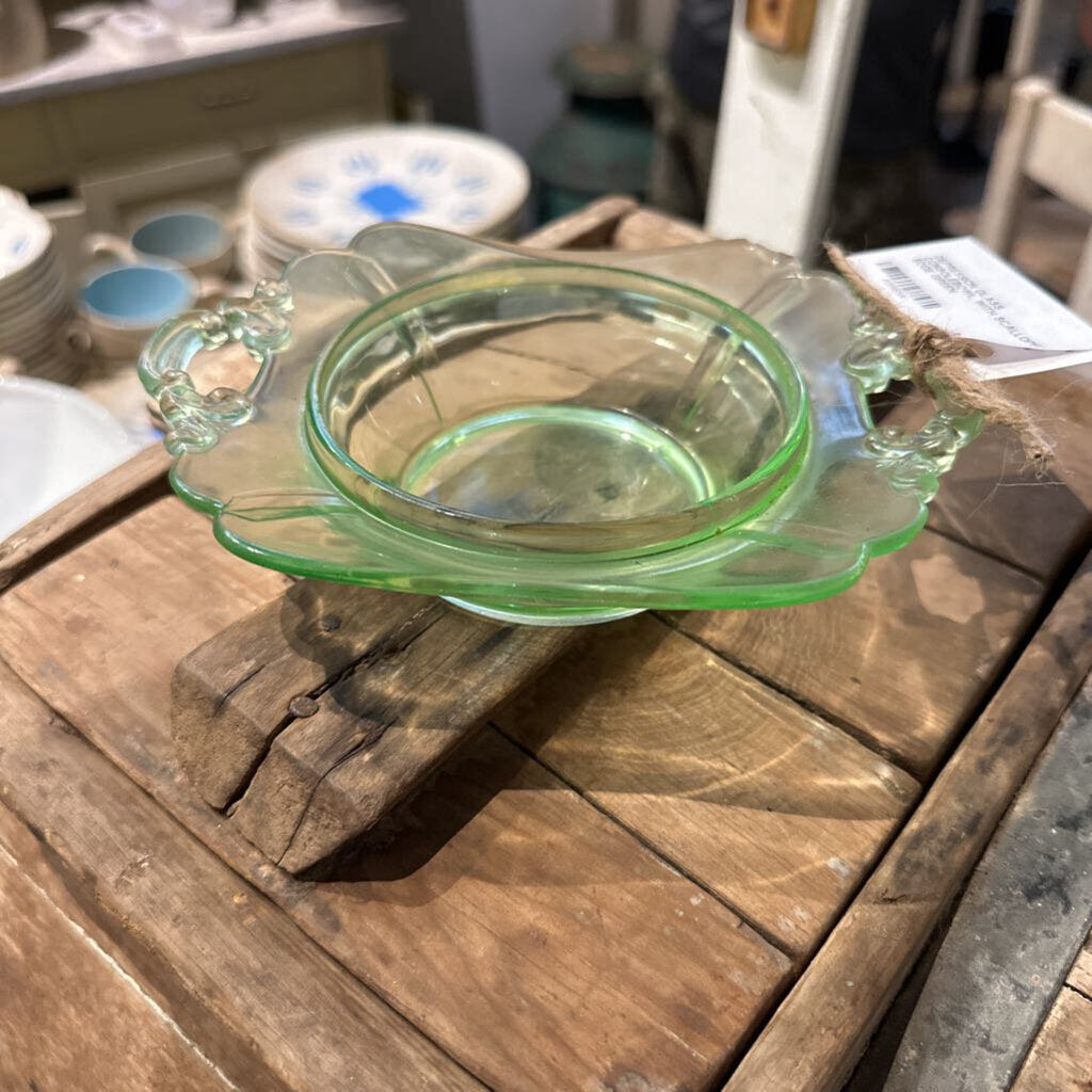 DEPRESSION GLASS CONSOLE BOWL WITH SCALLOPED EDGE