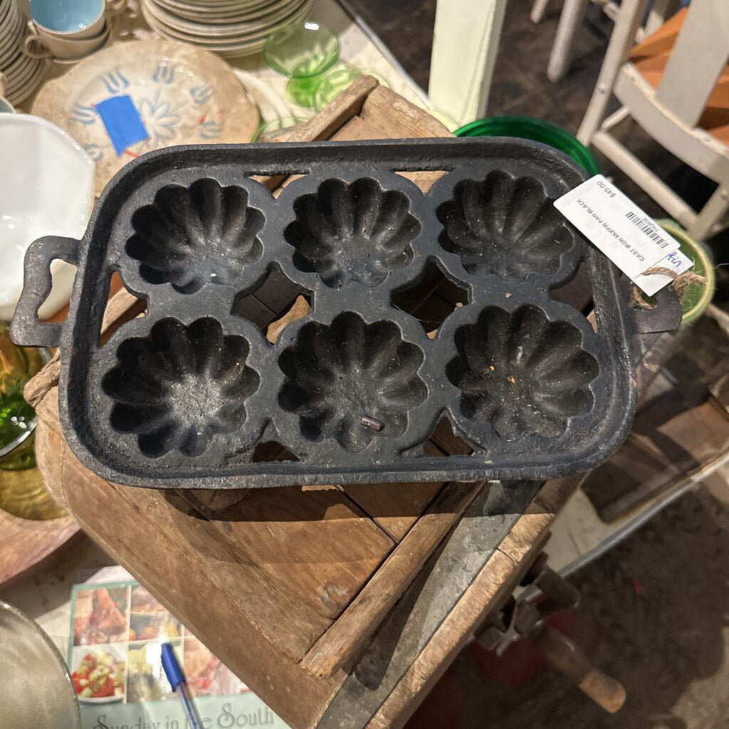 CAST IRON MUFFIN PAN