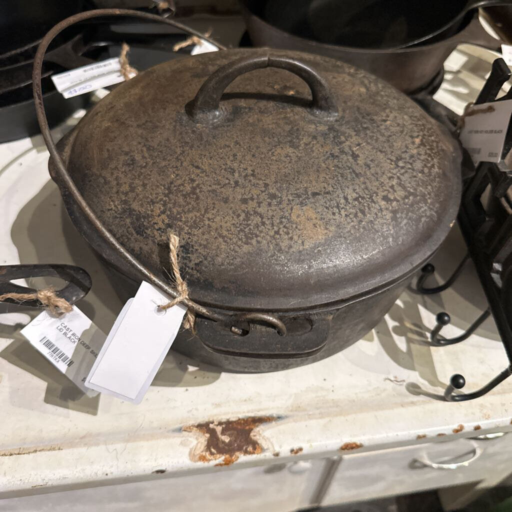 CAST IRON DUTCH OVEN WITH LID