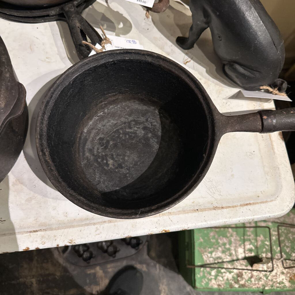 CAST IRON SAUCE PAN WITH LID