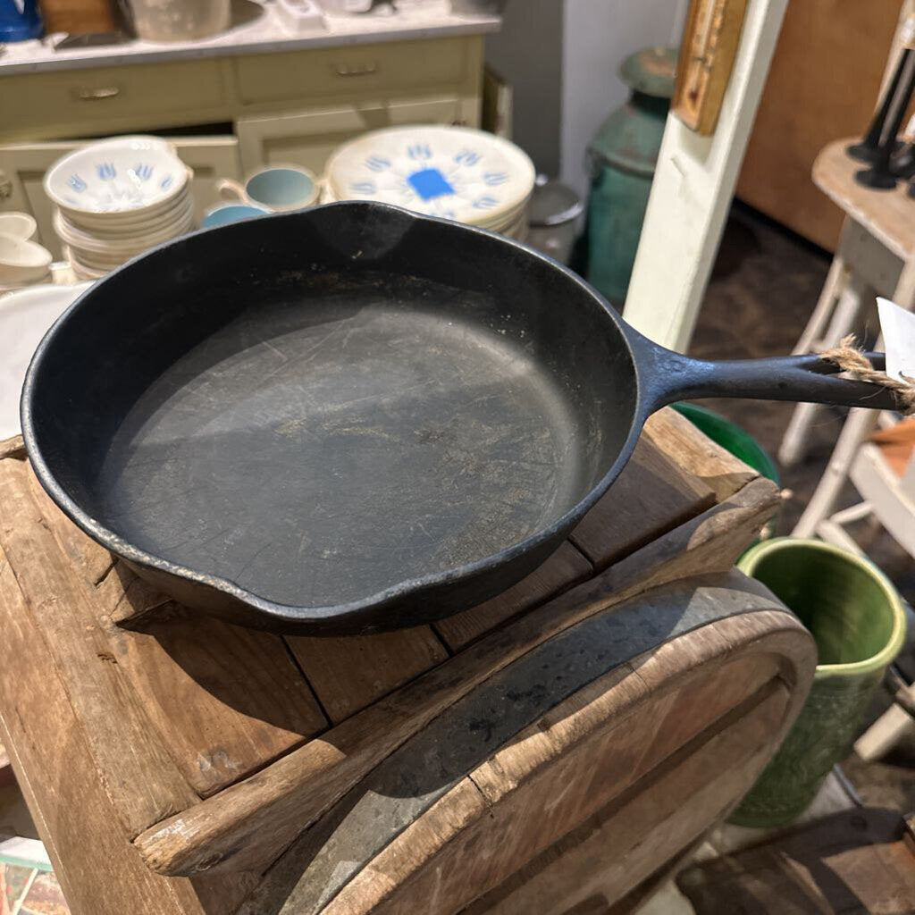 WAGNER WARE CAST IRON FRYING PAN