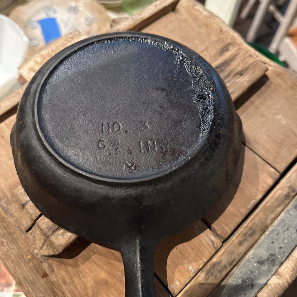 CAST IRON SKILLET