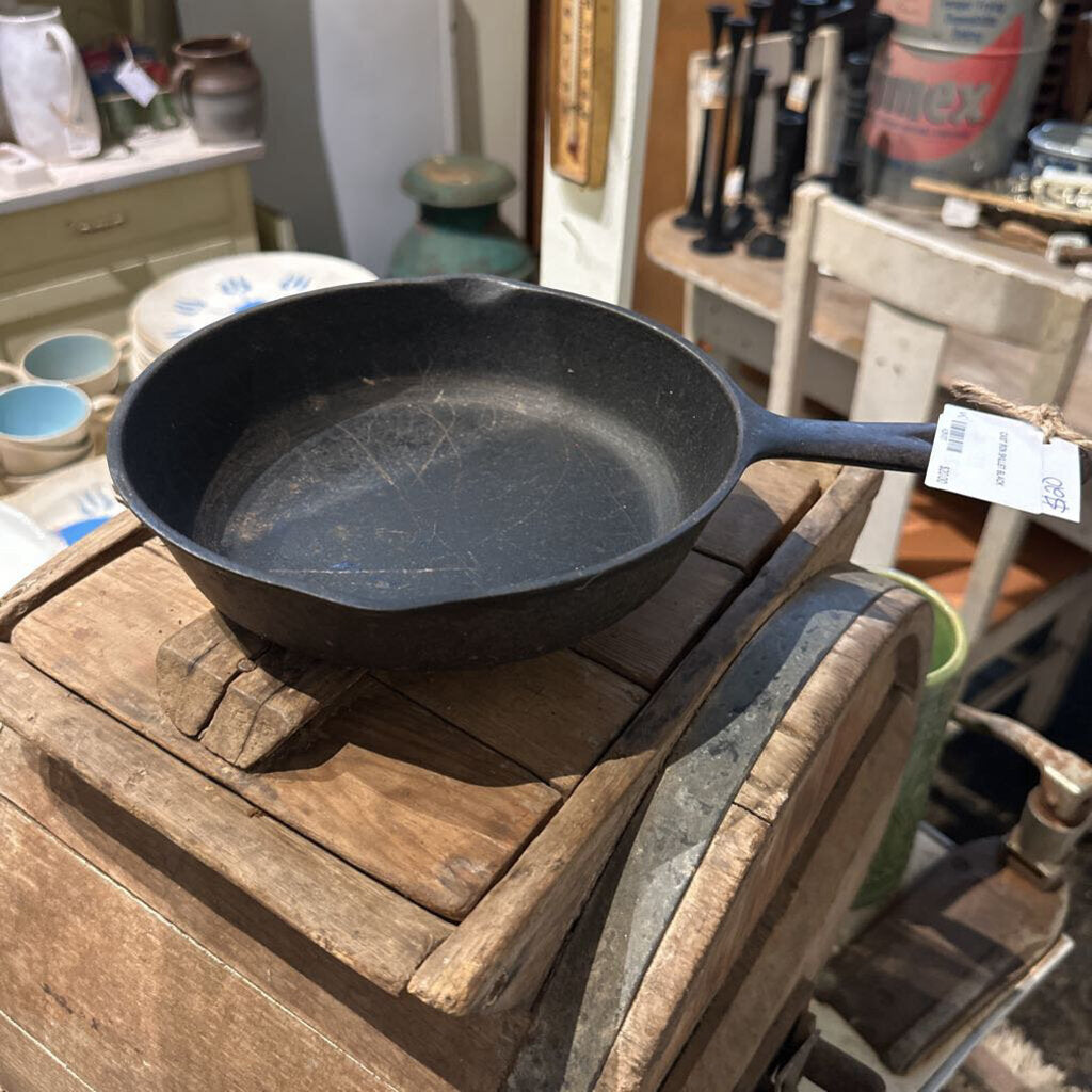 CAST IRON SKILLET