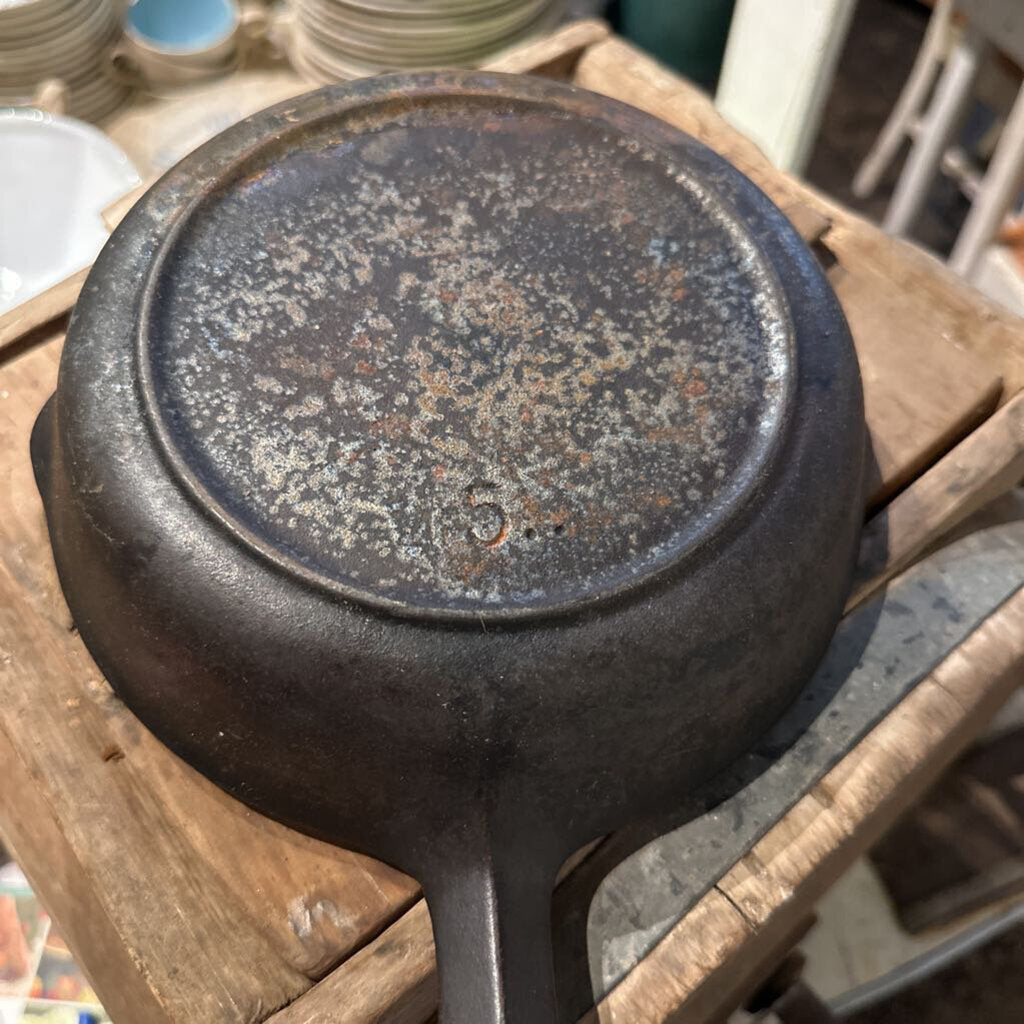 CAST IRON SKILLET