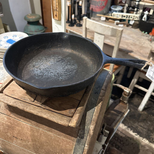 CAST IRON SKILLET
