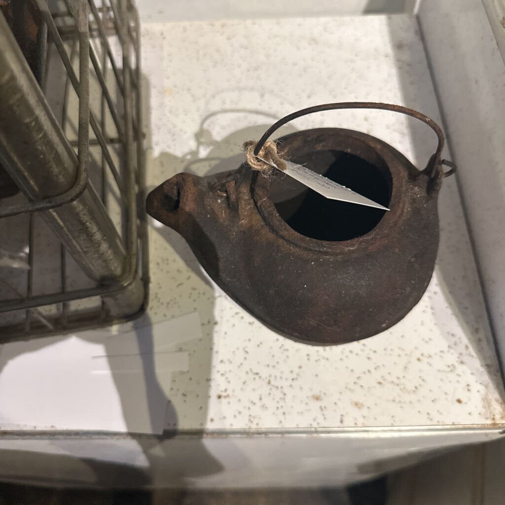 SALESMAN SAMPLE CAST IRON KETTLE
