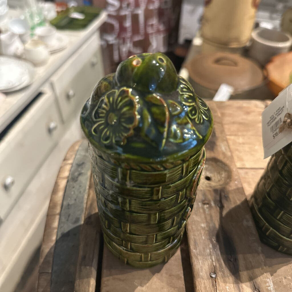 SALT AND PEPPER SHAKERS WITH BASKET WEAVE DESIGN