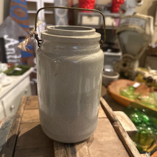 CROCK WITH WIRE HANDLE