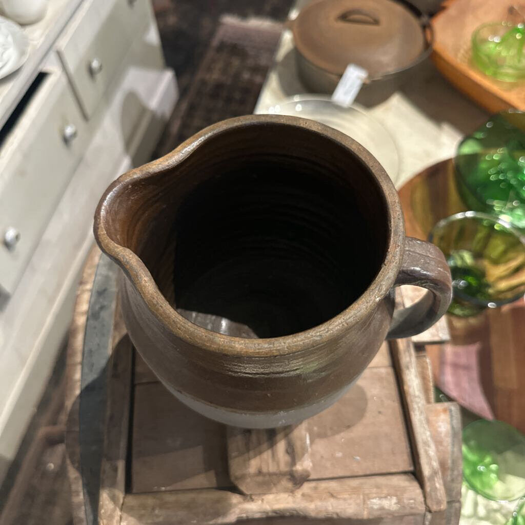 STONEWARE PITCHER WITH HANDLE