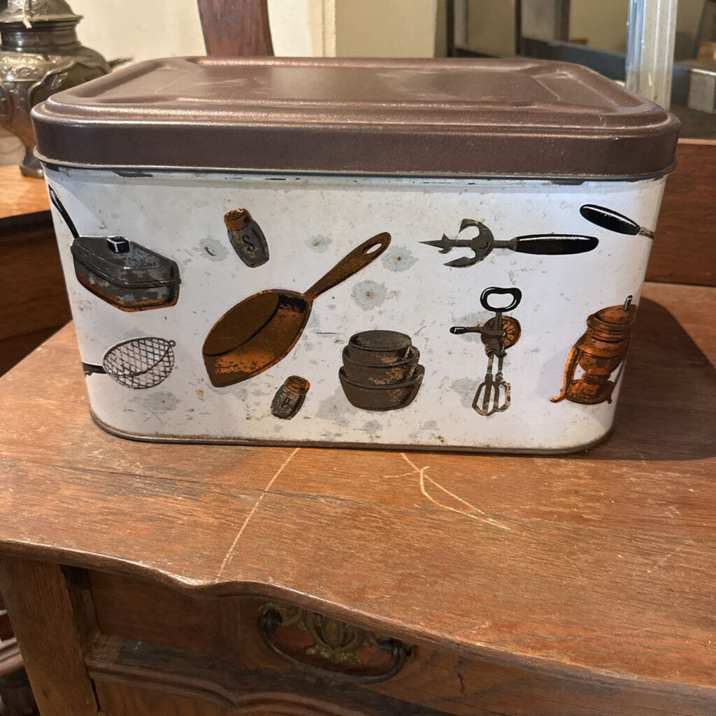 METAL BREAD BOX WITH LID