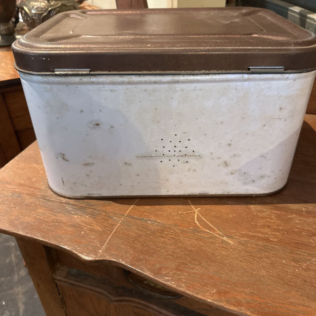 METAL BREAD BOX WITH LID