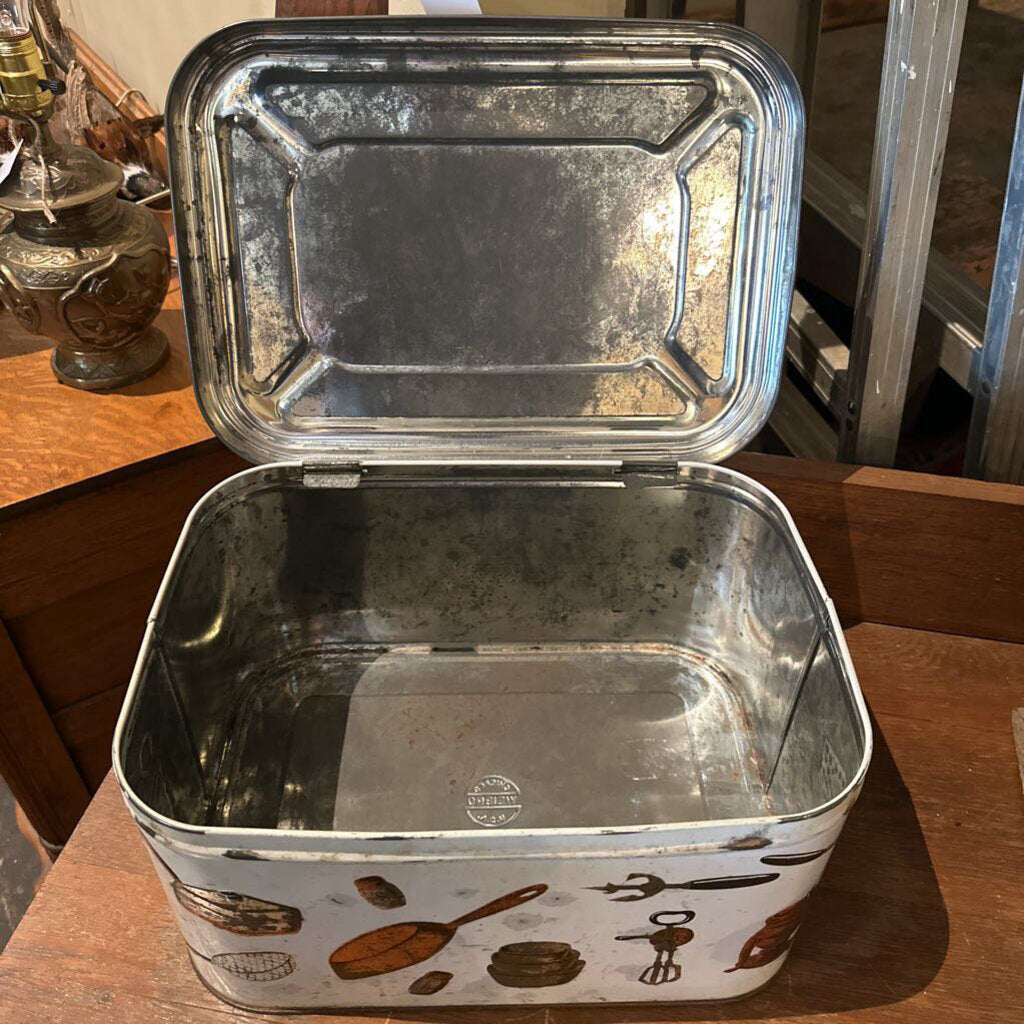 METAL BREAD BOX WITH LID