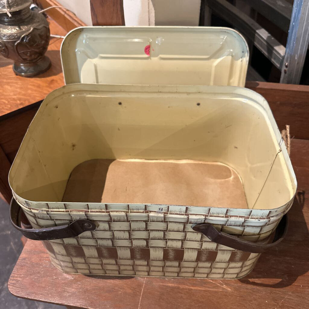 METAL PICNIC BASKET FROM 1950'S