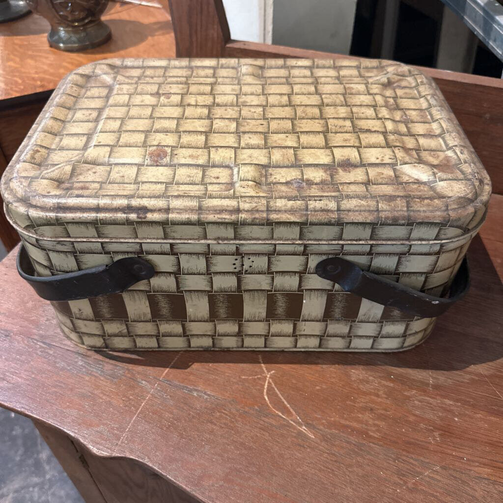 METAL PICNIC BASKET FROM 1950'S