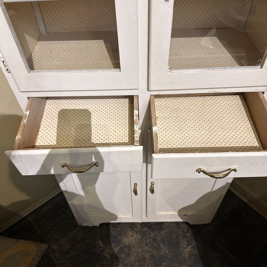 GLASS DOOR KITCHEN CUPBOARD