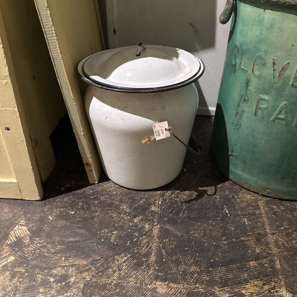 ENAMEL BUCKET WITH LID