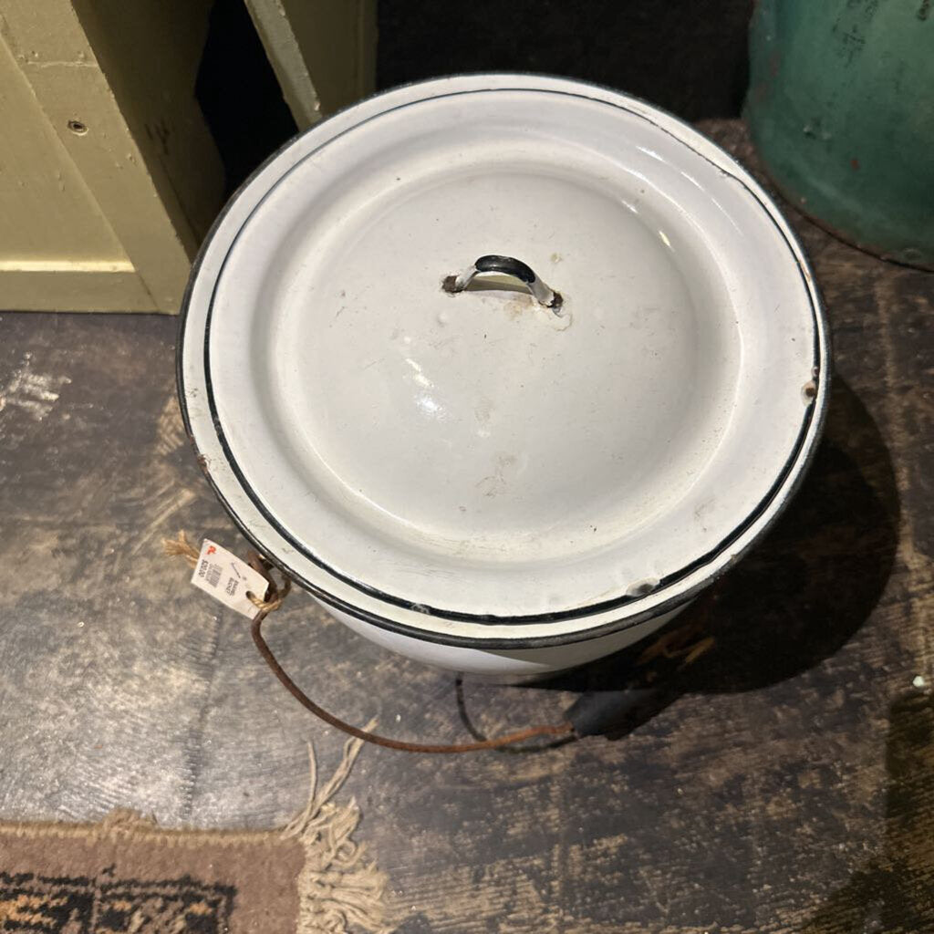 ENAMEL BUCKET WITH LID