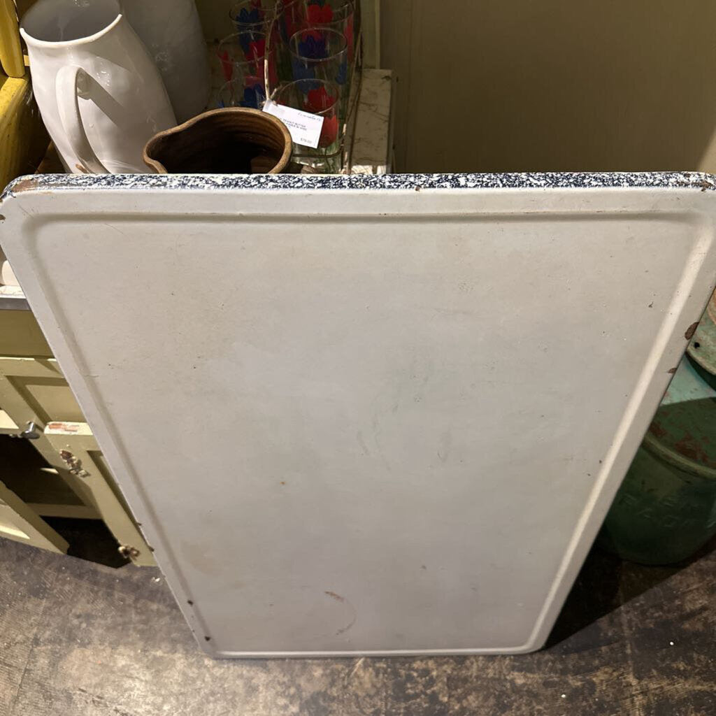 ENAMEL TOP FROM A TABLE