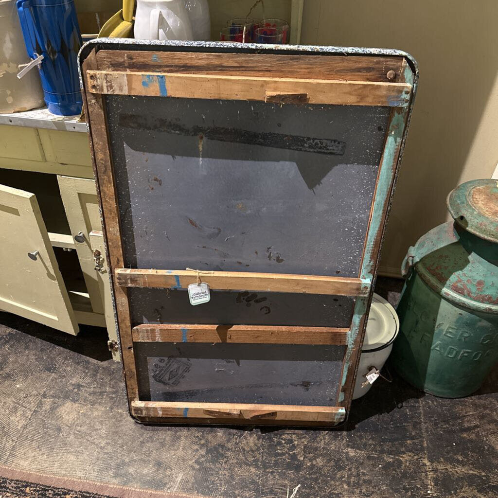 ENAMEL TOP FROM A TABLE