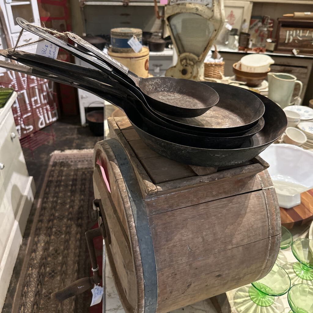 SET OF 5 CAMPING COOK PANS