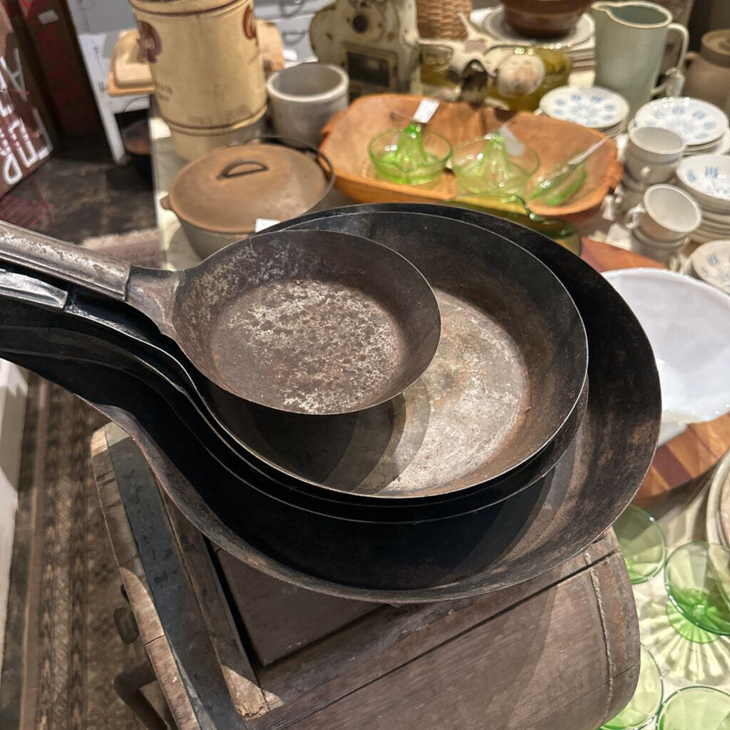SET OF 5 CAMPING COOK PANS
