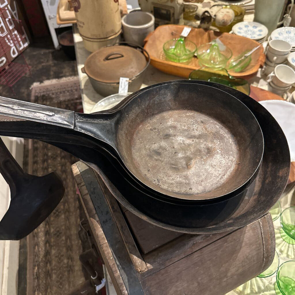 SET OF 5 CAMPING COOK PANS