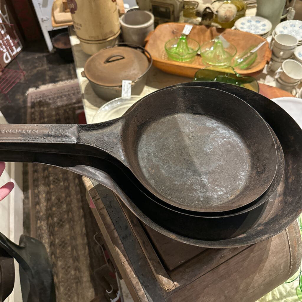 SET OF 5 CAMPING COOK PANS
