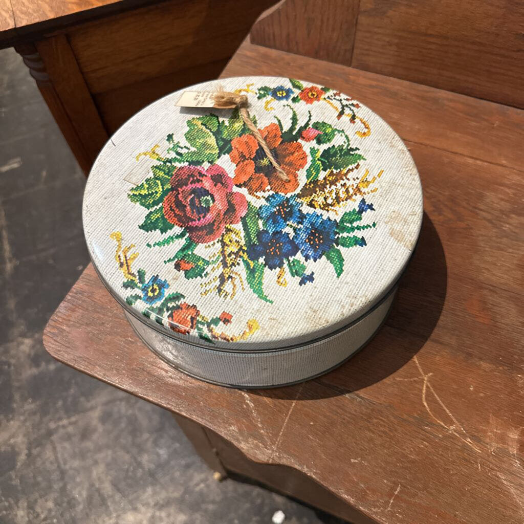 FLORAL CANDY TIN