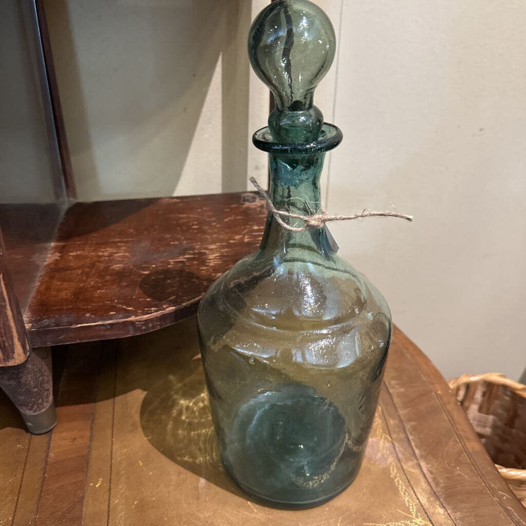 GLASS JAR WITH STOPPER