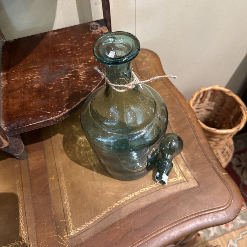 GLASS JAR WITH STOPPER