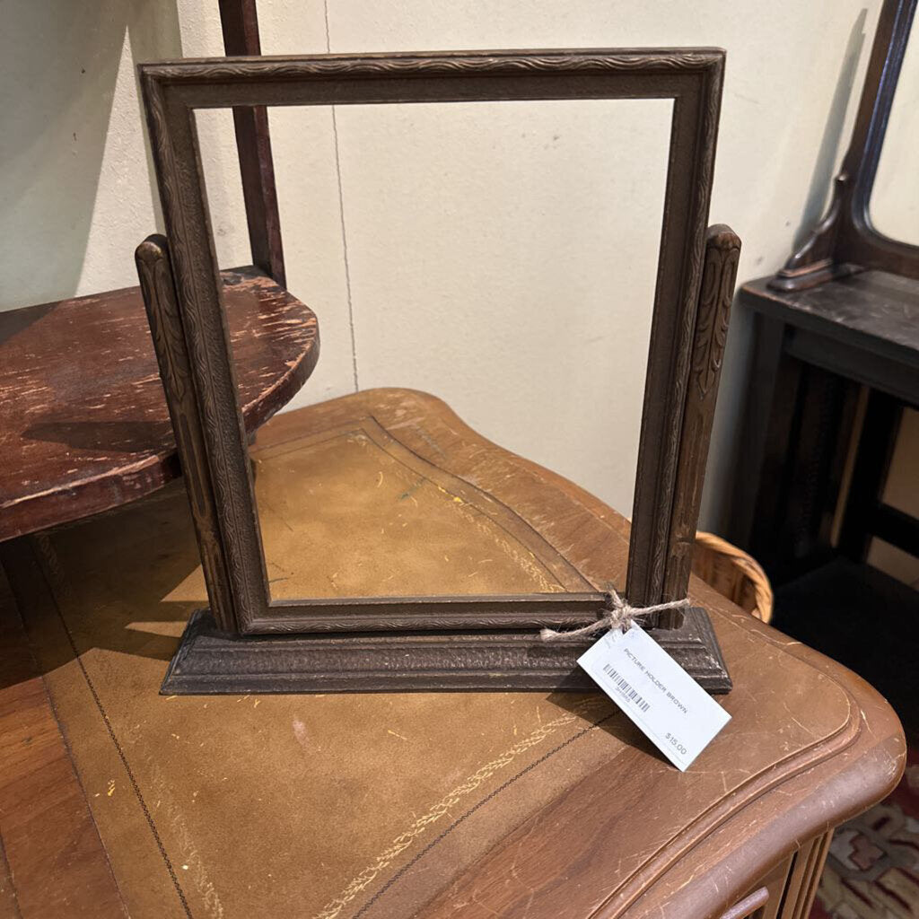 PICTURE HOLDER