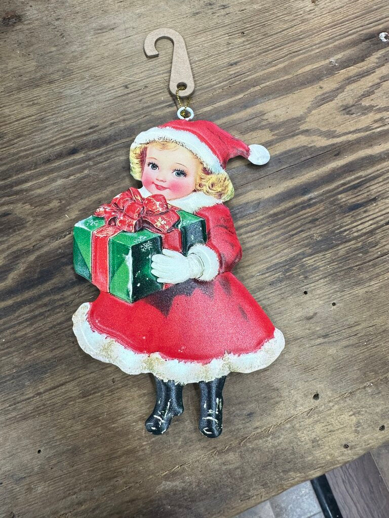METAL GIRL ORNAMENT