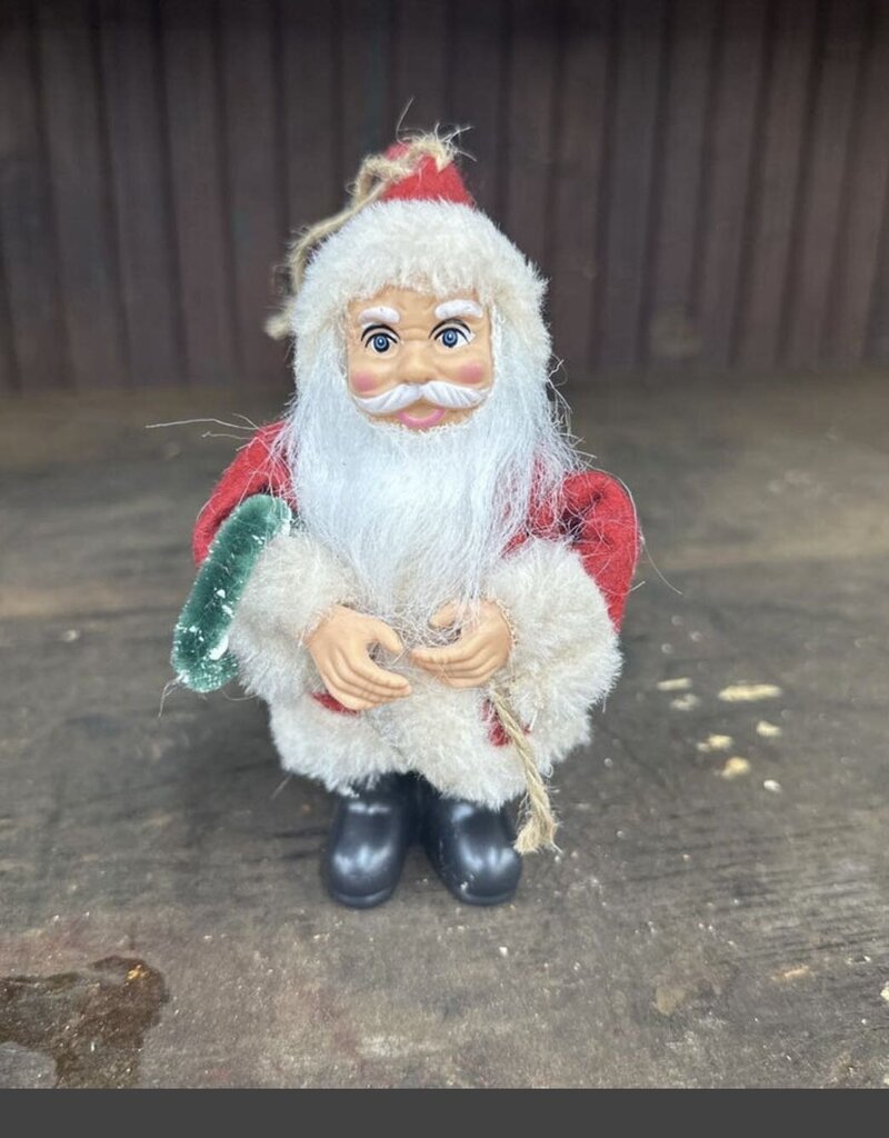 SANTA HOLDING WREATH ORNAMENT