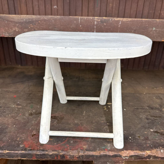 FOLDING STOOL
