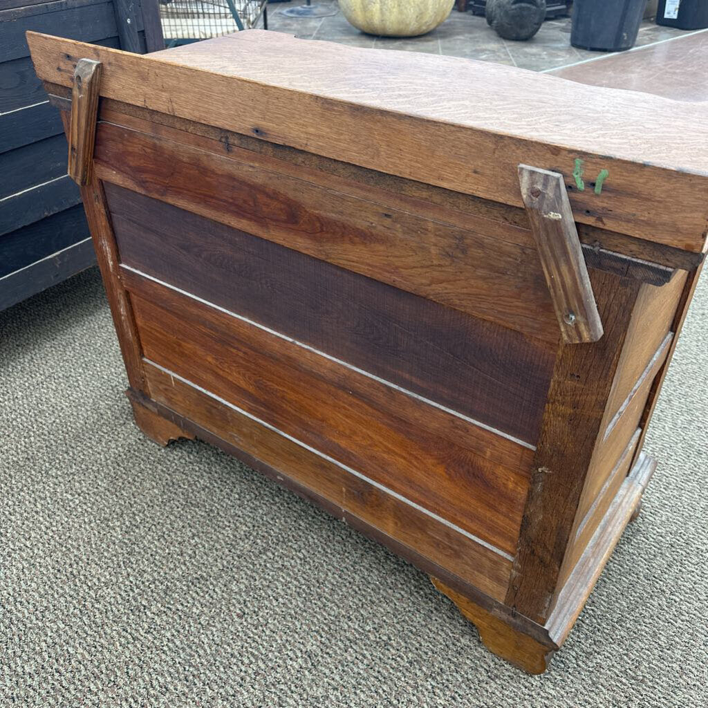 OAK DRESSER