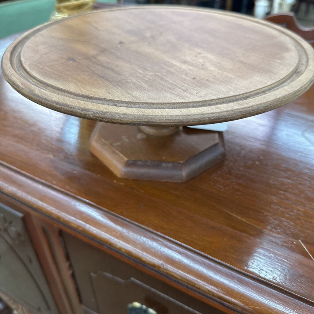 WOODEN CAKE PEDESTAL