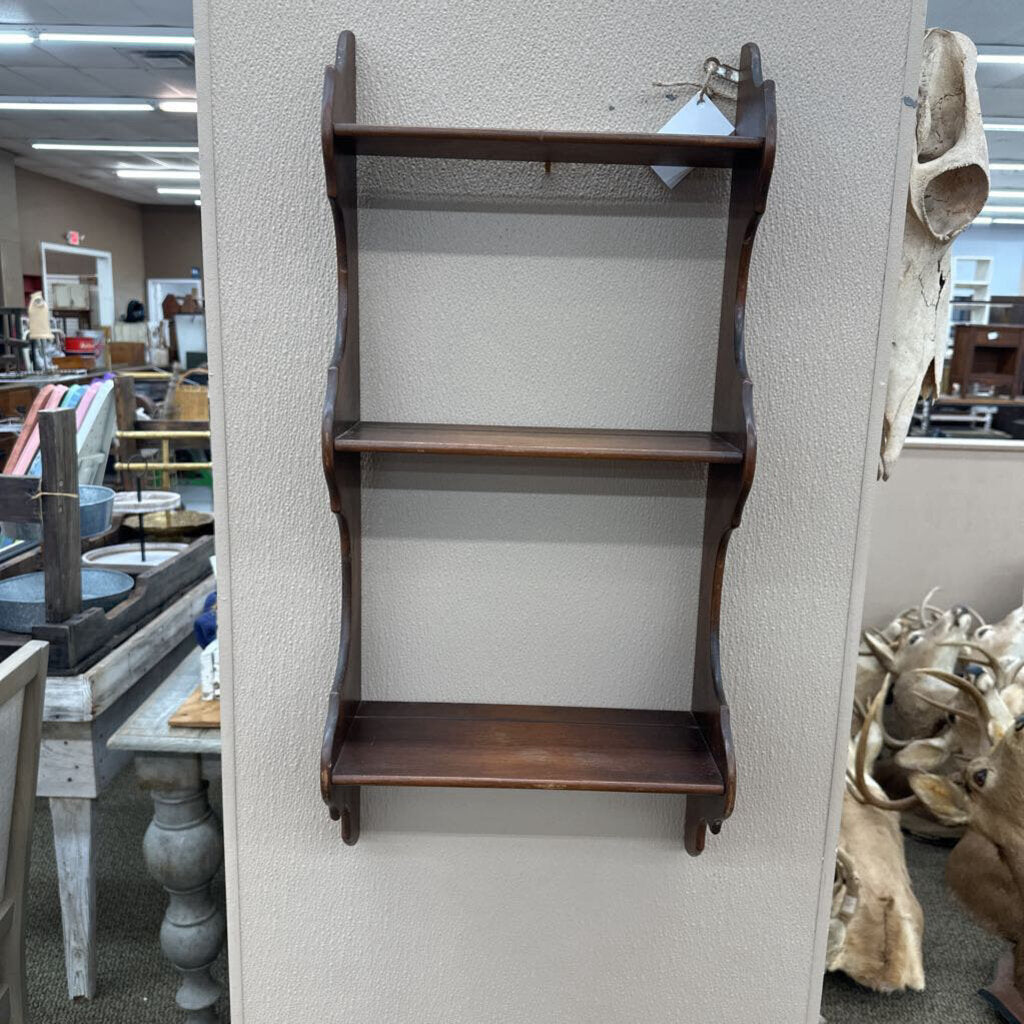 WOODEN THREE TIERED PLATE SHELF