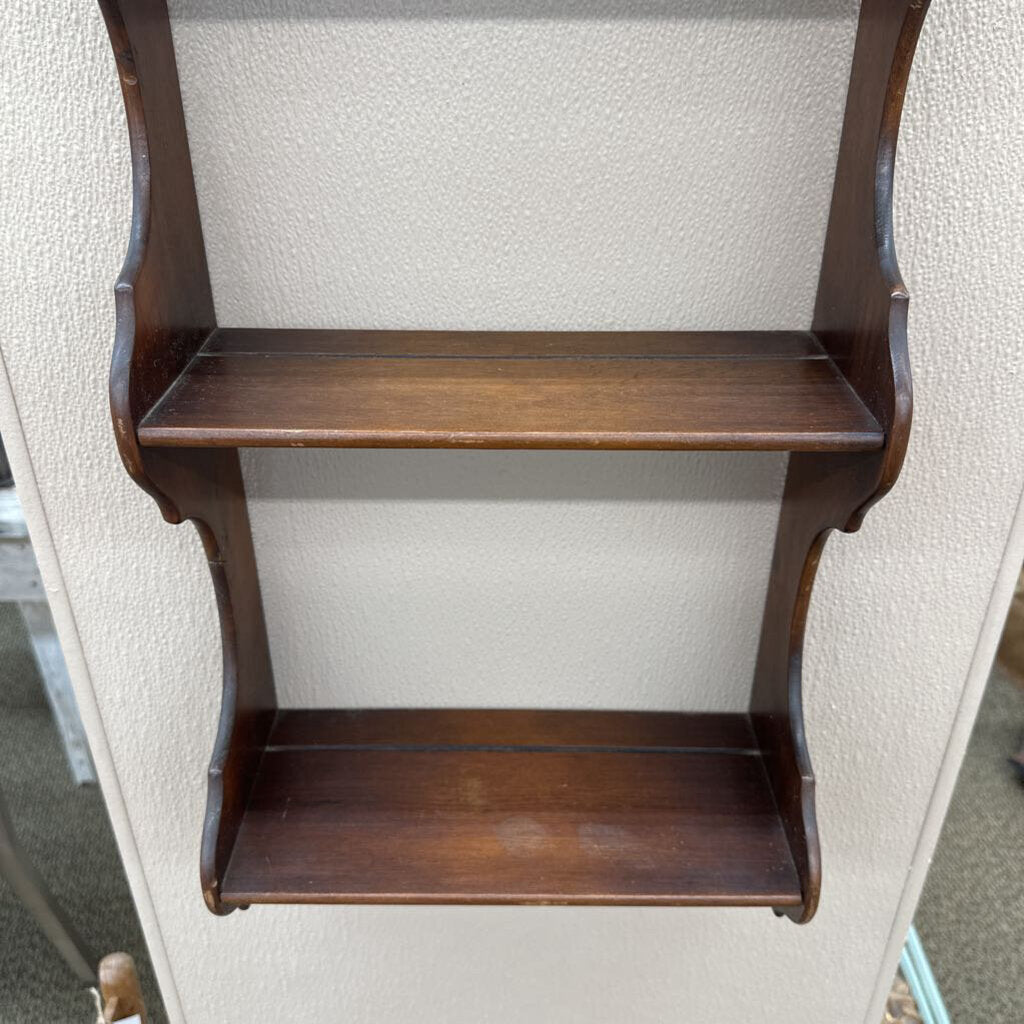 WOODEN THREE TIERED PLATE SHELF