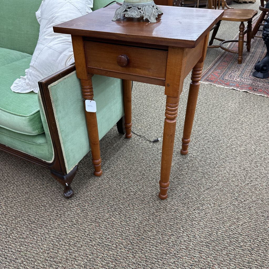 SIDE/END TABLE