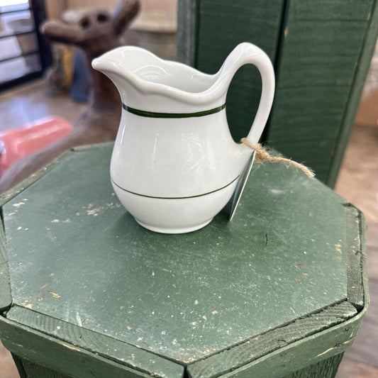 INDIVIDUAL CREAMER PITCHER