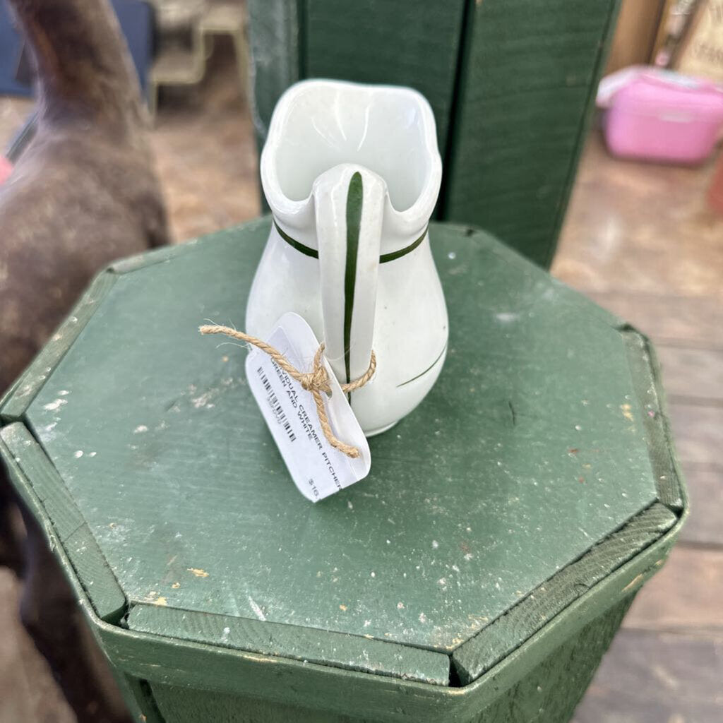 INDIVIDUAL CREAMER PITCHER