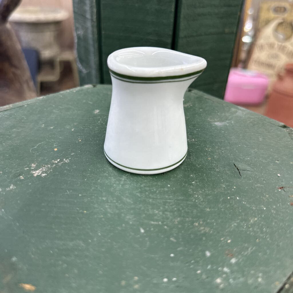 INDIVIDUAL CREAMER