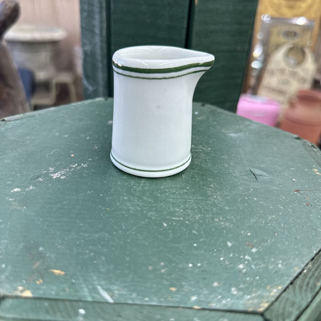 INDIVIDUAL CREAMER