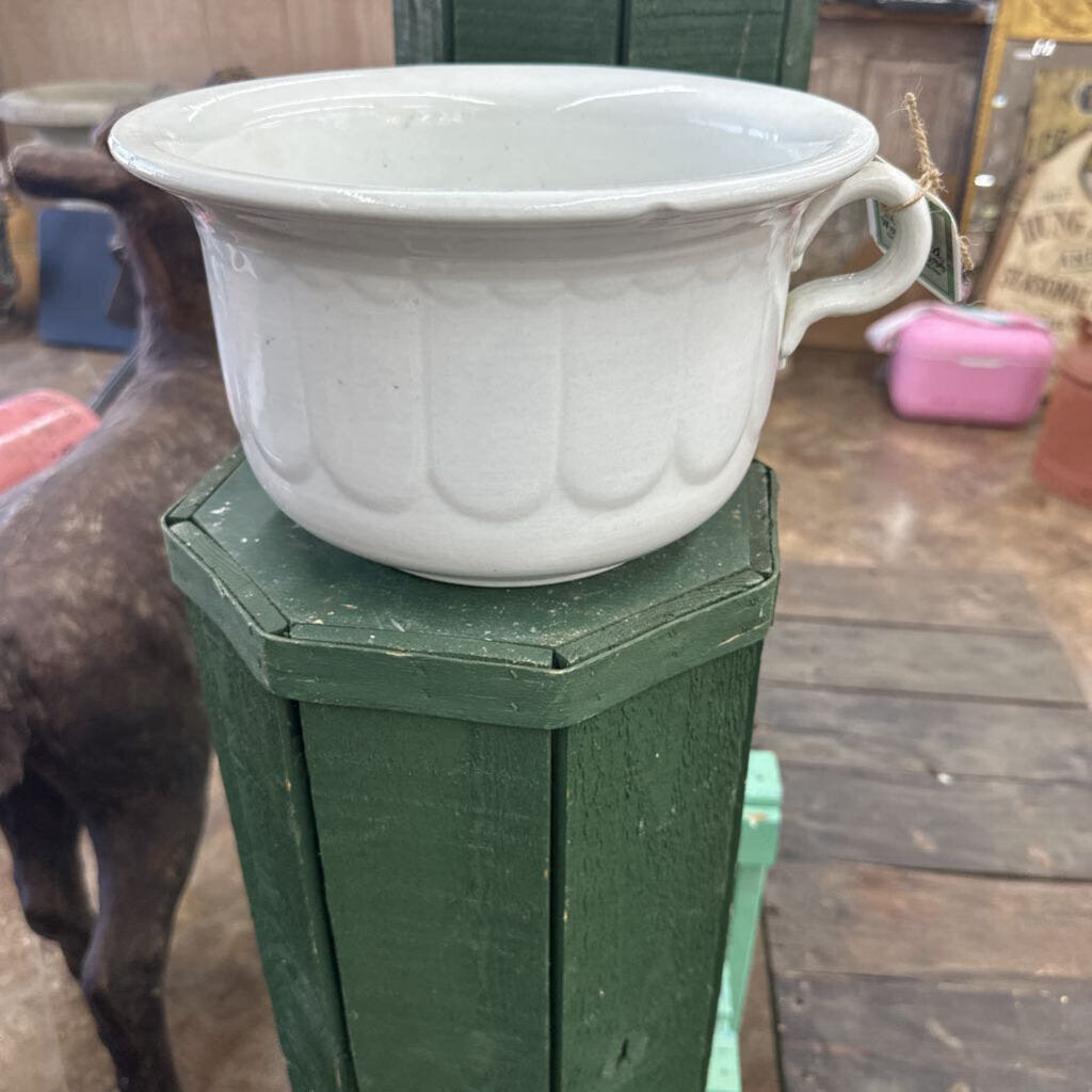 CHAMBER POT