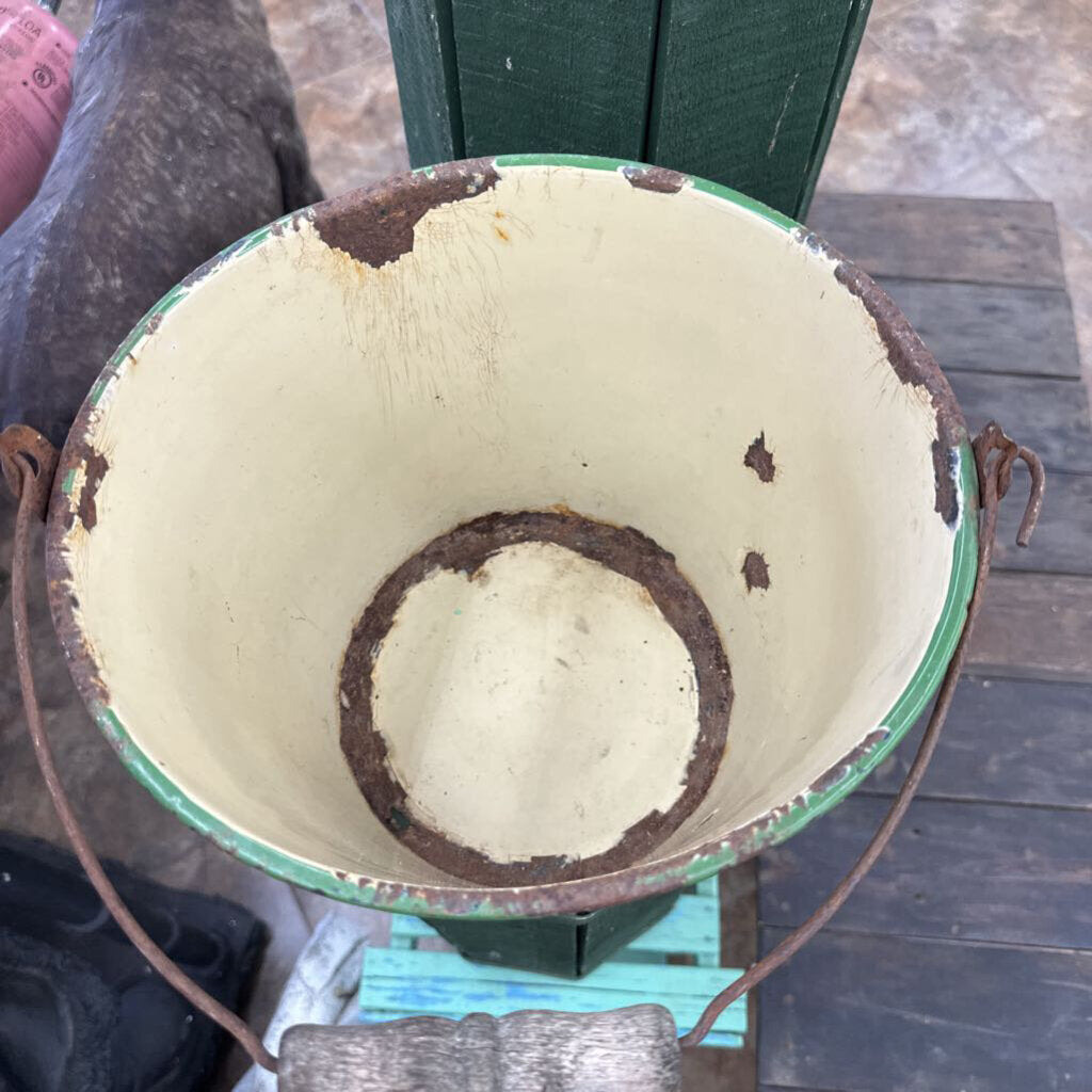 ENAMEL PAIL WITH HANDLE